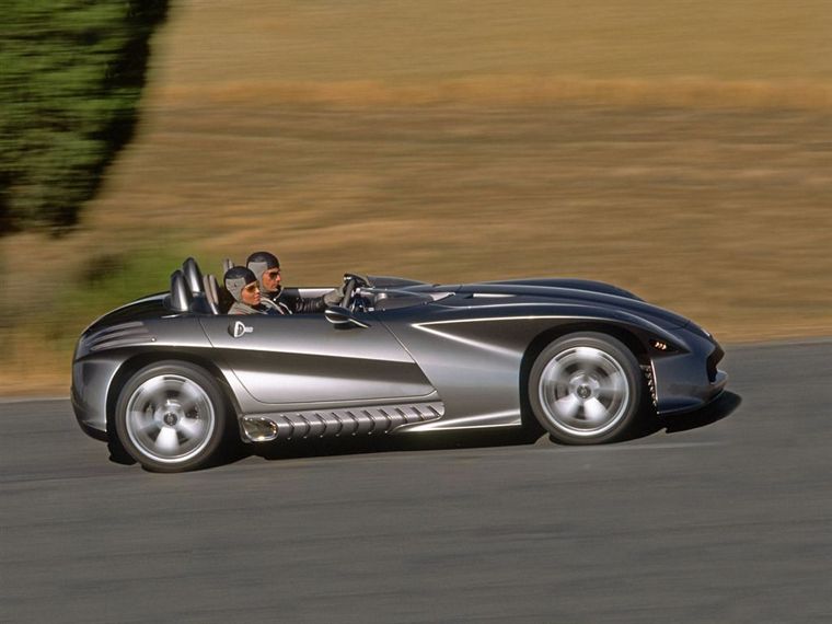 MercedesBenz_2002_F-400_08