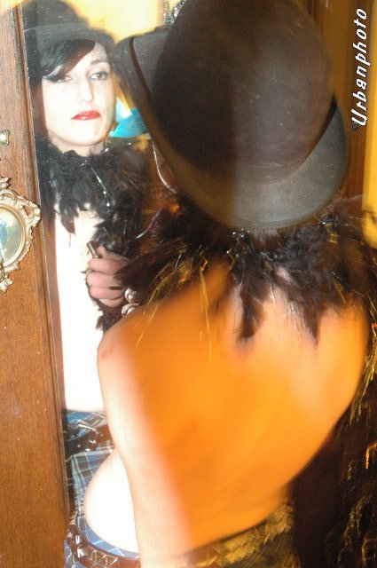 Dommi_tight_n_grimmi_114_