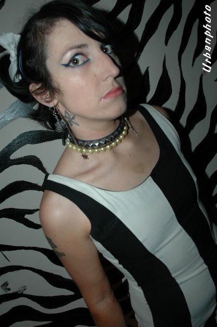 Dommi_tight_n_grimmi_9_