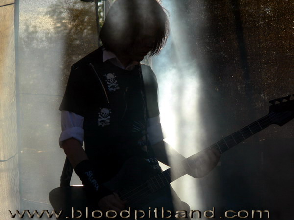 bloodpit_500
